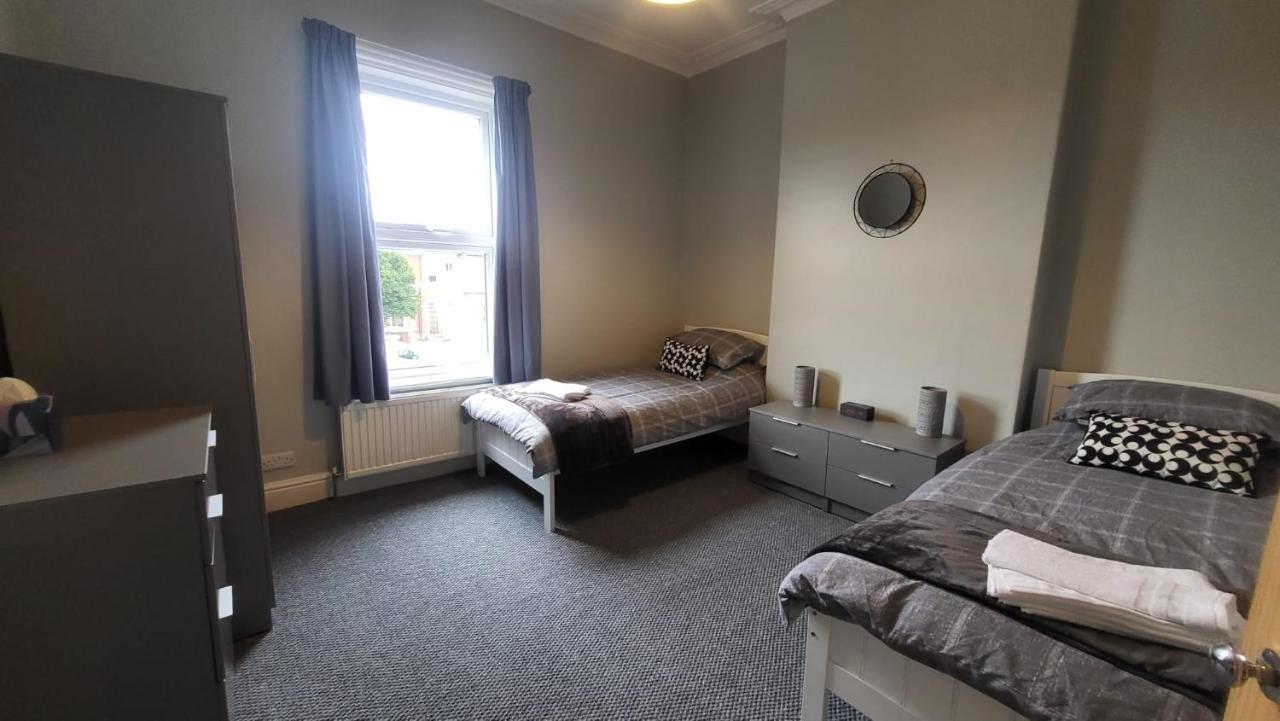 Stay - At Southport Holiday Home - Sleeps 6 Buitenkant foto