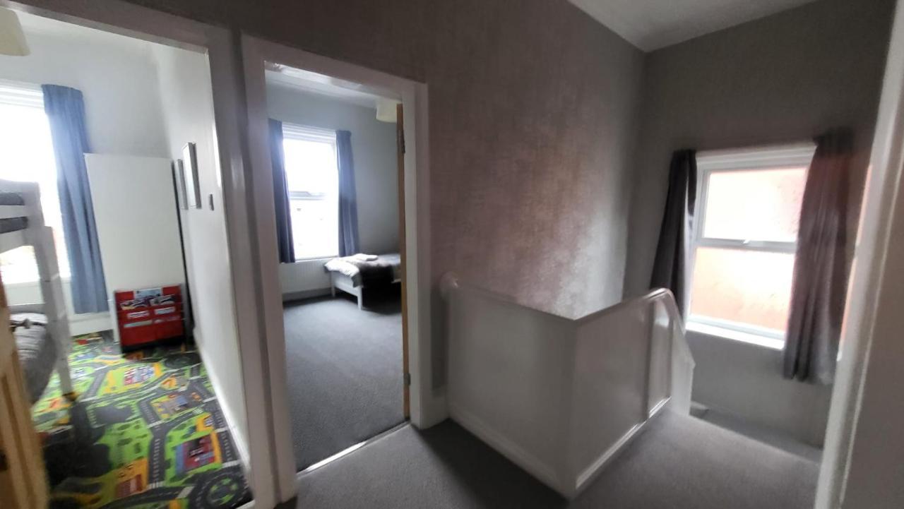 Stay - At Southport Holiday Home - Sleeps 6 Buitenkant foto