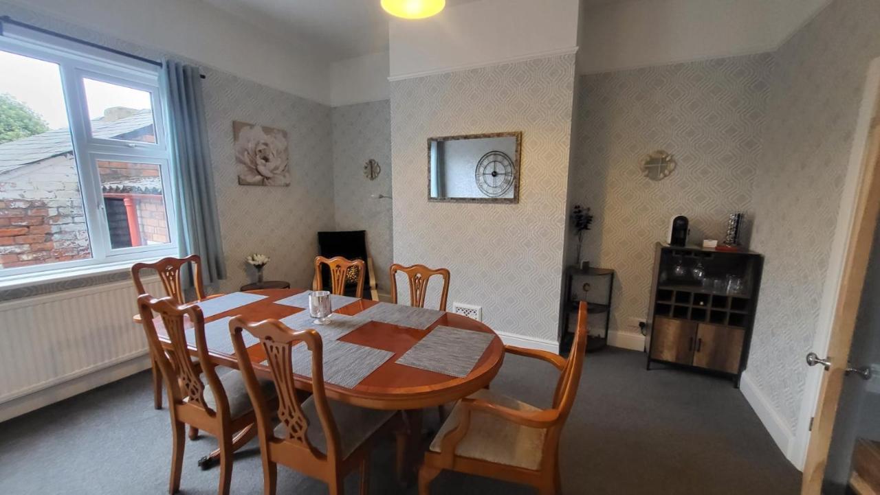 Stay - At Southport Holiday Home - Sleeps 6 Buitenkant foto